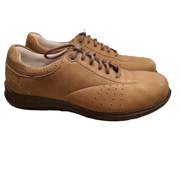 Aravon by New Balance Leather Shoe, Size 7 - Picture 6 of 14